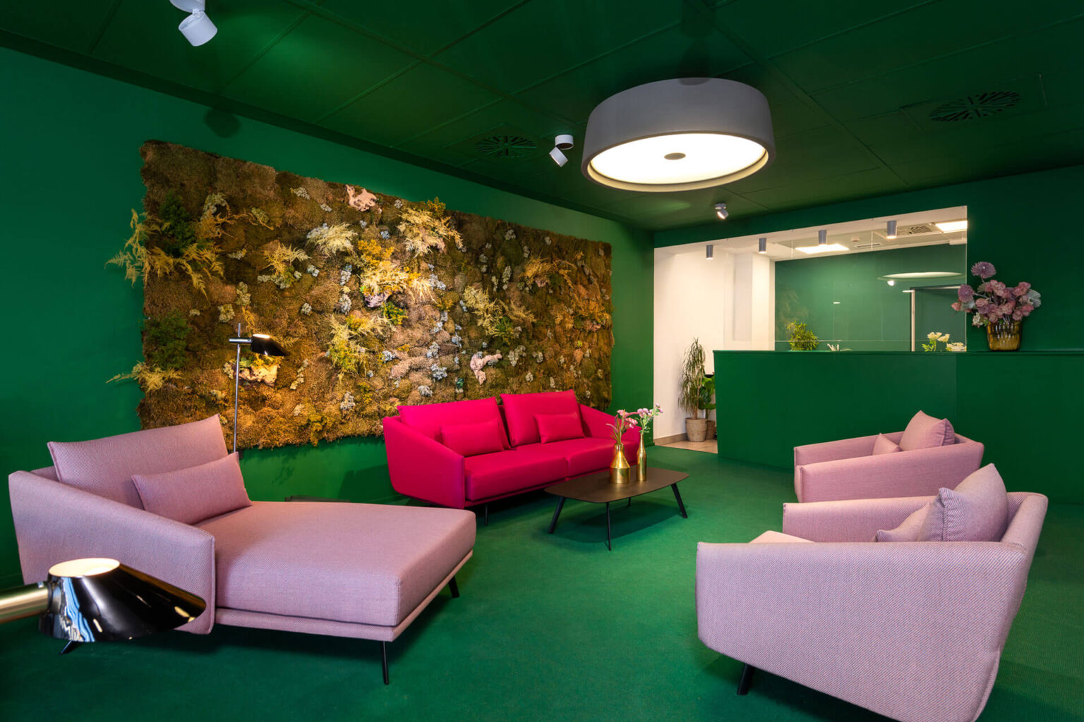 sala-de-recepccion-verde-isspaces-insur